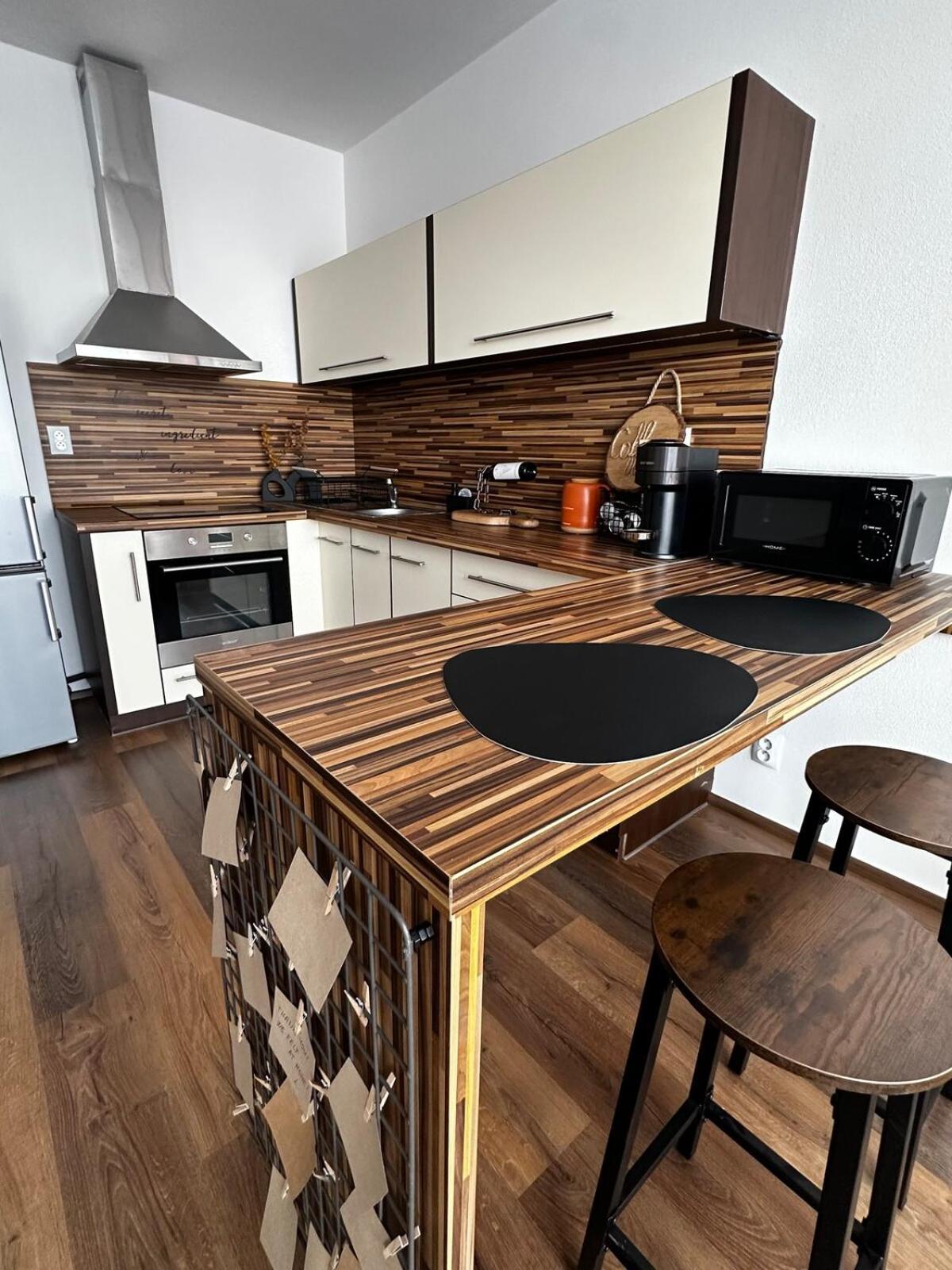 Orange S Parkovacim Mistem V Centru Mesta Apartment Ceske Budejovice